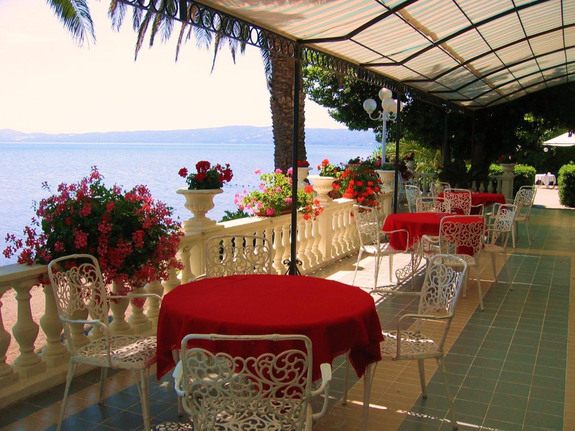 Hotel Lido - Beach And Palace Bolsena Buitenkant foto