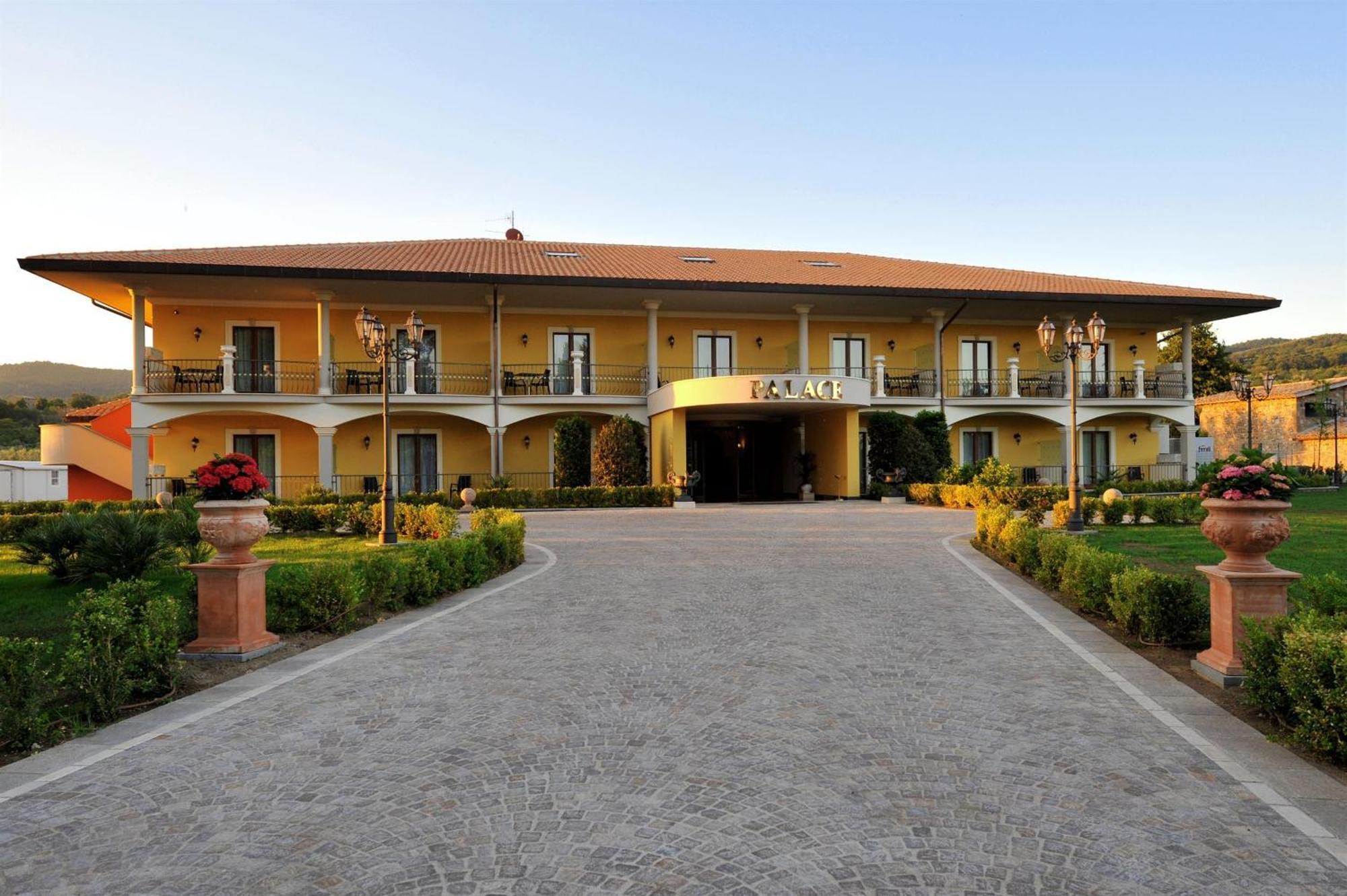 Hotel Lido - Beach And Palace Bolsena Buitenkant foto