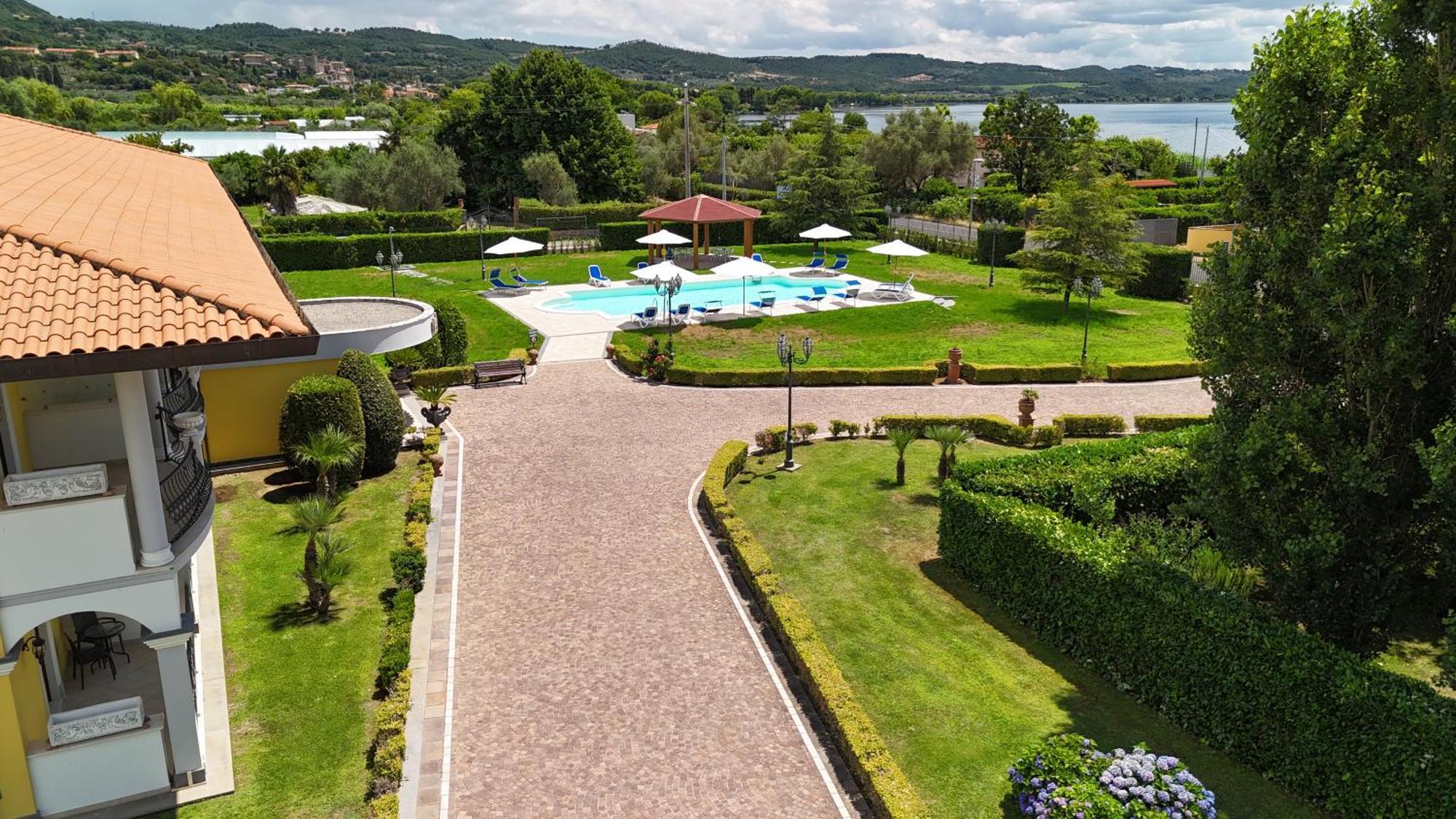 Hotel Lido - Beach And Palace Bolsena Buitenkant foto