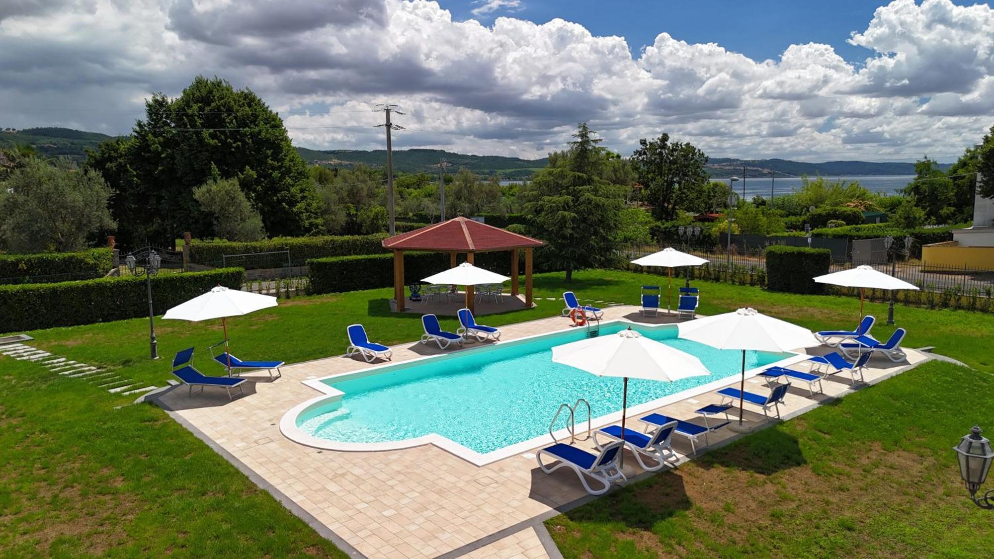 Hotel Lido - Beach And Palace Bolsena Buitenkant foto